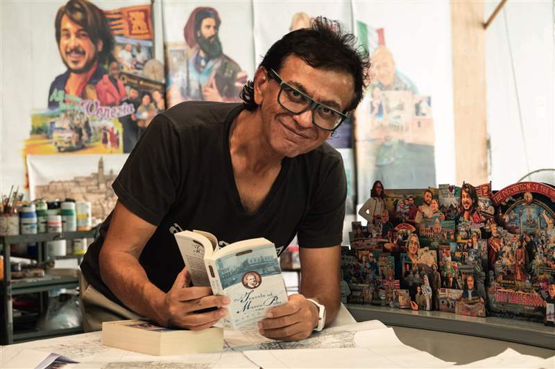 泰國藝術(shù)家Navin Rawanchaikul 及其作品《THE DESCRIPTION OF THE WORLD》。