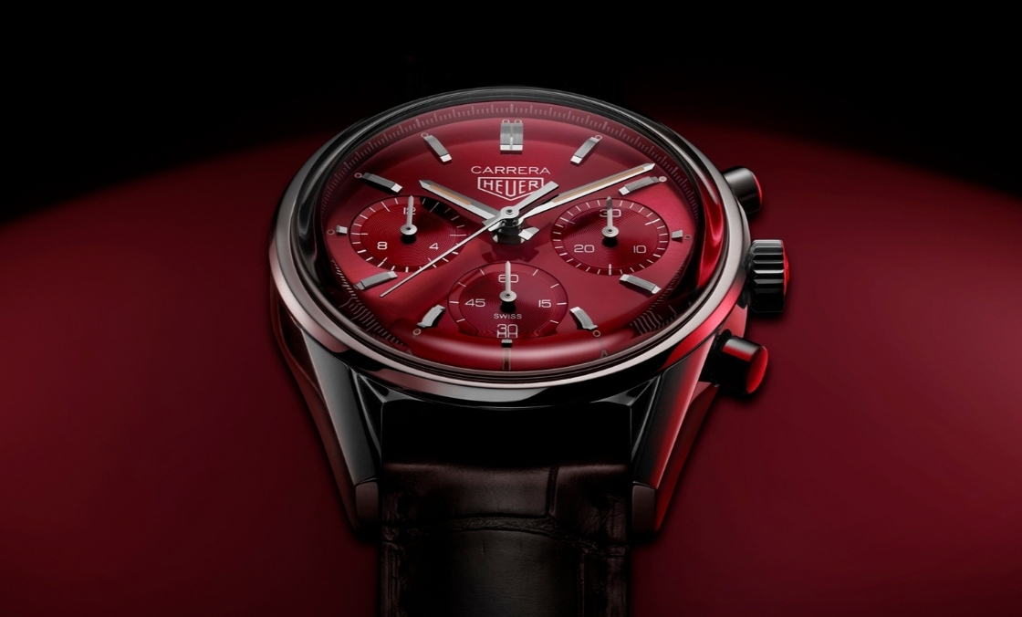 高調復古感！ TAG Heuer CARRERA紅面限量計時腕表
