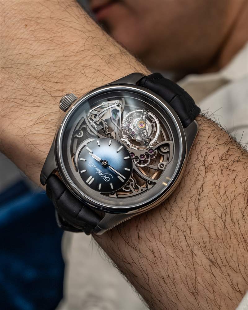亨利慕時(shí)(H. Moser & Cie Pioneer)圓柱骨架陀飛輪腕表