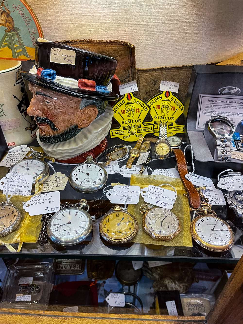 懷表展示柜。