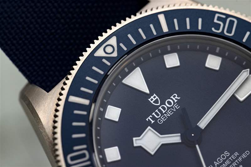 Pelagos FXD 倒計(jì)時(shí)表圈特寫。
