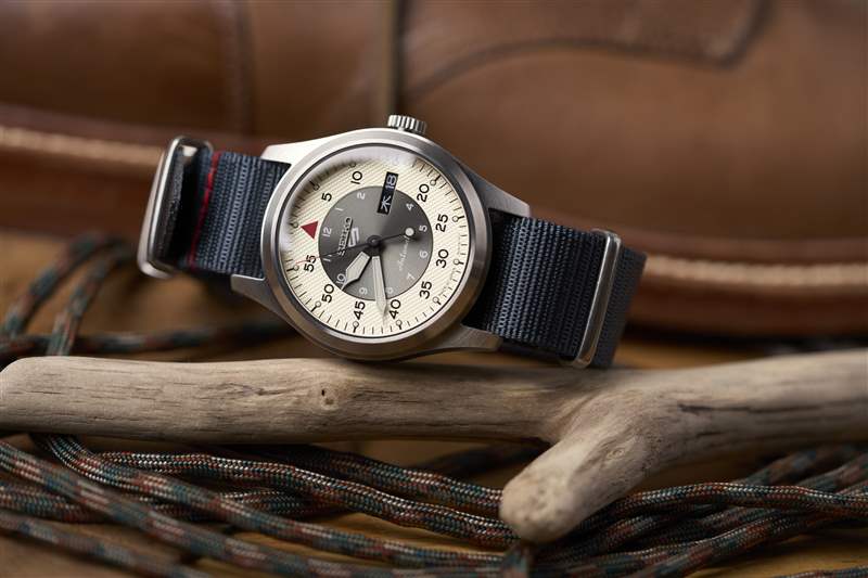 Seiko 5 Sports × Worn & Wound 10 周年限量版的側(cè)面圖片