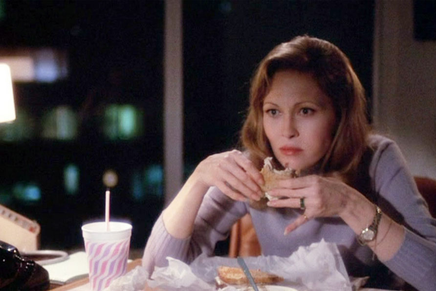 Faye Dunaway 在“網(wǎng)絡”的場景中