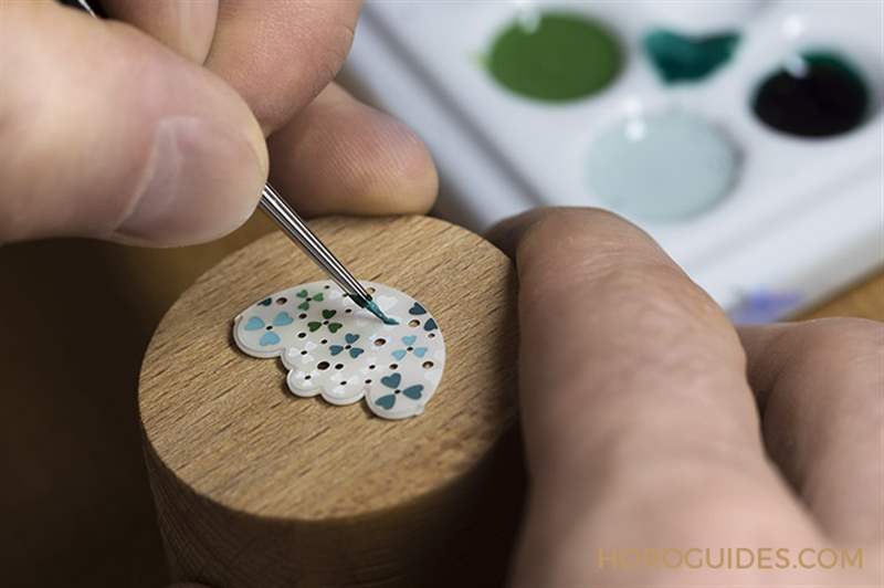 VAN CLEEF & ARPELS - 讀取她的時(shí)光花語(yǔ)：梵克雅寶2023全新詩(shī)意復(fù)雜時(shí)計(jì)