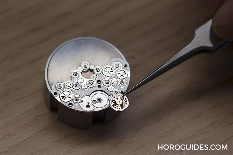 VAN CLEEF & ARPELS - 讀取她的時(shí)光花語(yǔ)：梵克雅寶2023全新詩(shī)意復(fù)雜時(shí)計(jì)