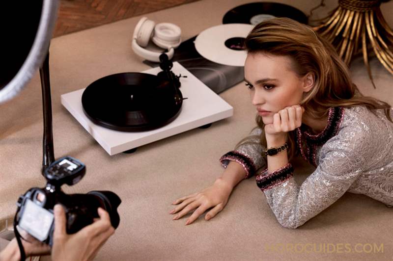 CHANEL - CHANEL Première腕表－原創(chuàng)款形象大使，為什么是Lily-Rose Depp？